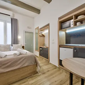 Tritoni Mini - Valletta , Il-Furjana Malte